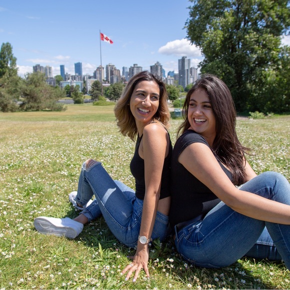 Meet your Posher, Tasha (& Alyssa) - Picture 2 of 3